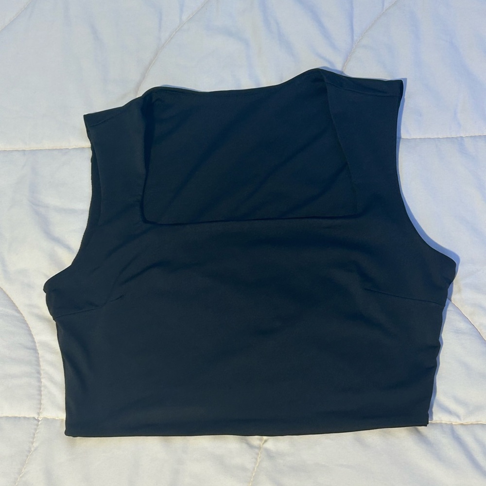 NWOT Black Cropped Tank Top